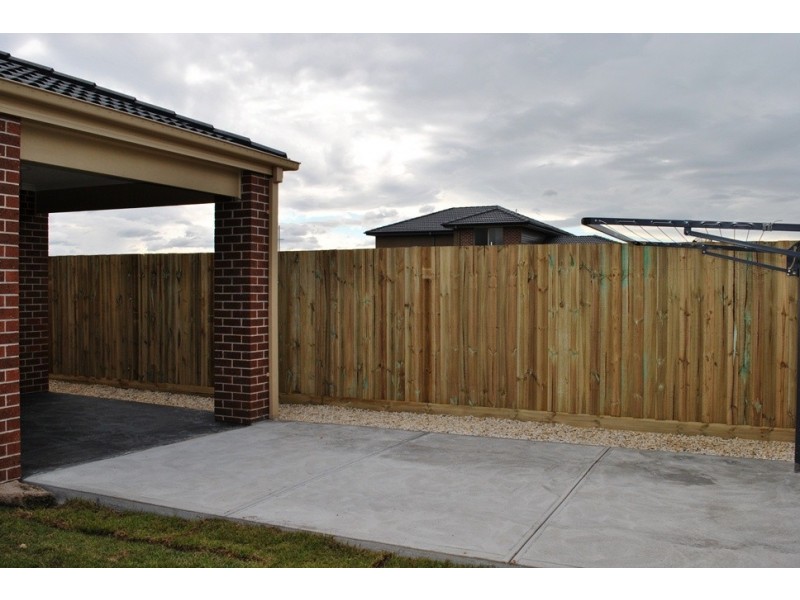 6 Daisybush Drive, Point Cook VIC 3030