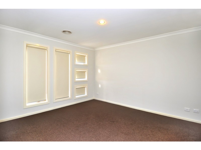 12 Essence Lane, Point Cook VIC 3030