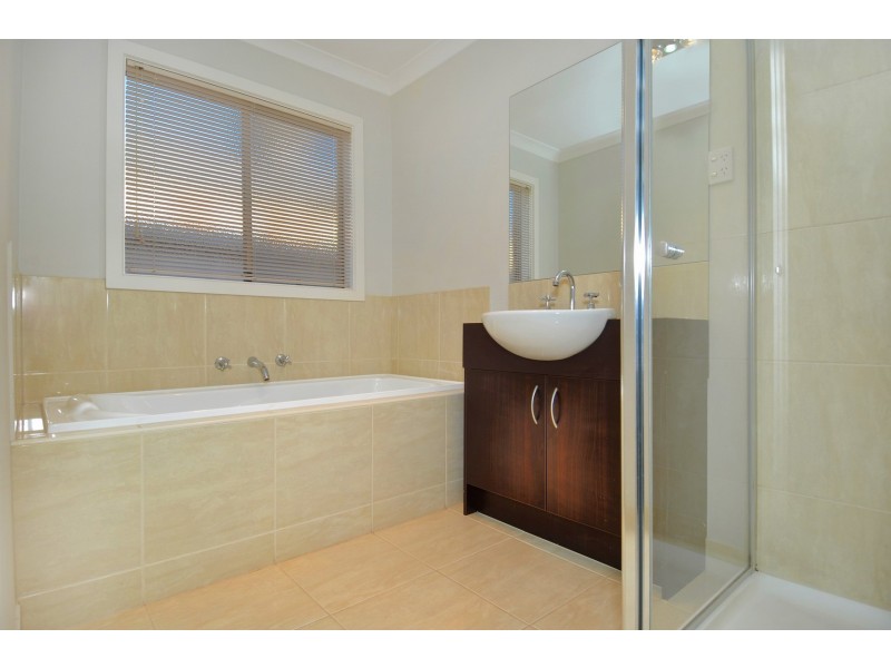 12 Essence Lane, Point Cook VIC 3030