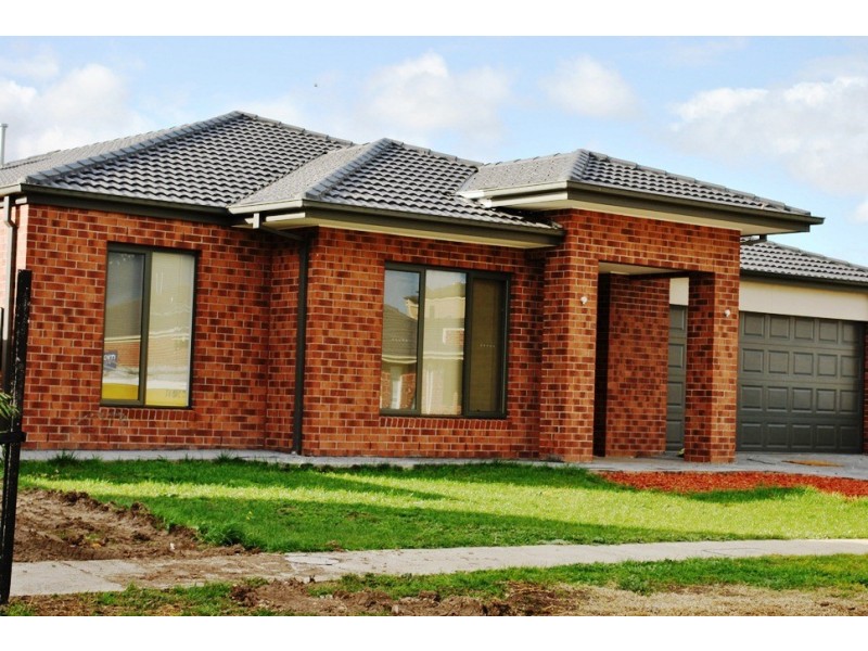 8 Millpond Drive, Point Cook VIC 3030