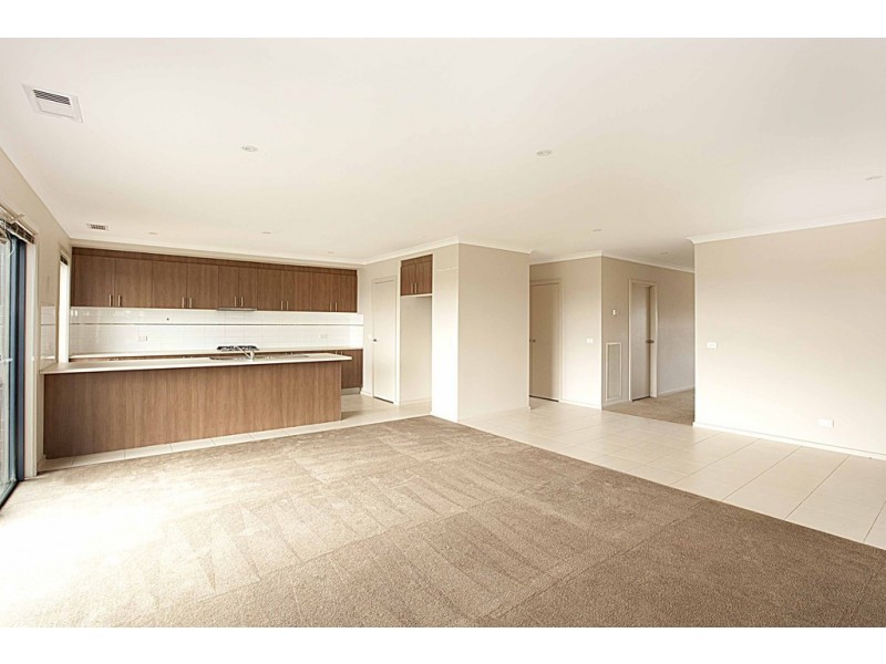 13 Windrest Way, Point Cook VIC 3030