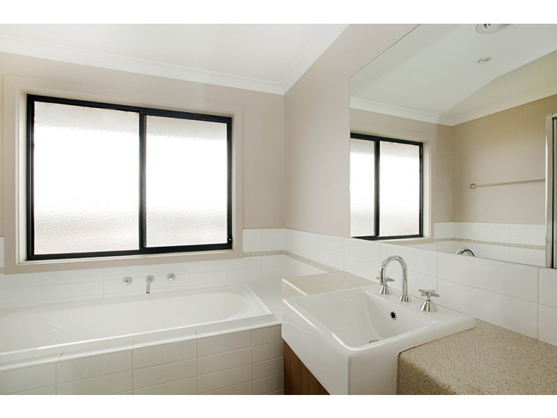 13 Windrest Way, Point Cook VIC 3030