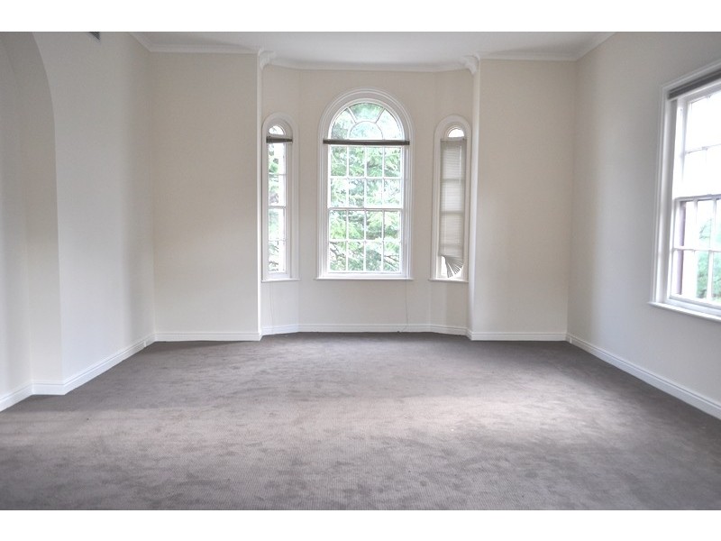 33 Wiltshire Drive, Kew VIC 3101