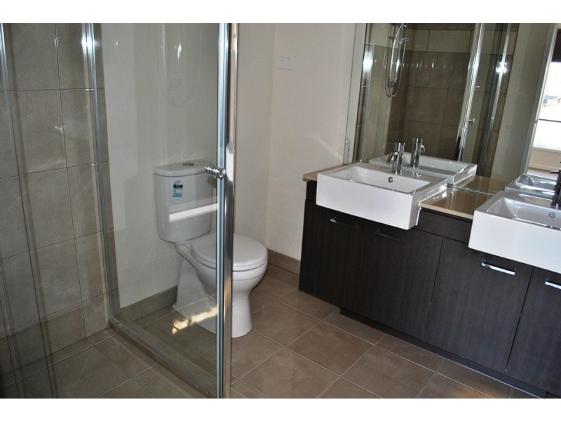 5 Trimotor Road, Point Cook VIC 3030