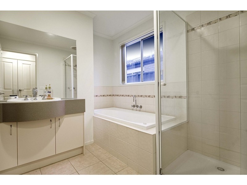 16 Rocky Gate Drive, Truganina VIC 3029