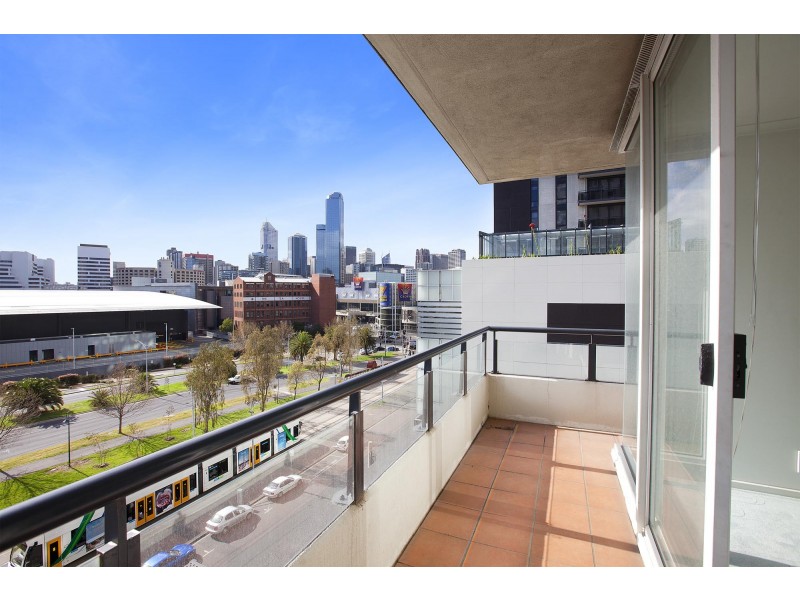 63/79 Whiteman Street, Southbank VIC 3006