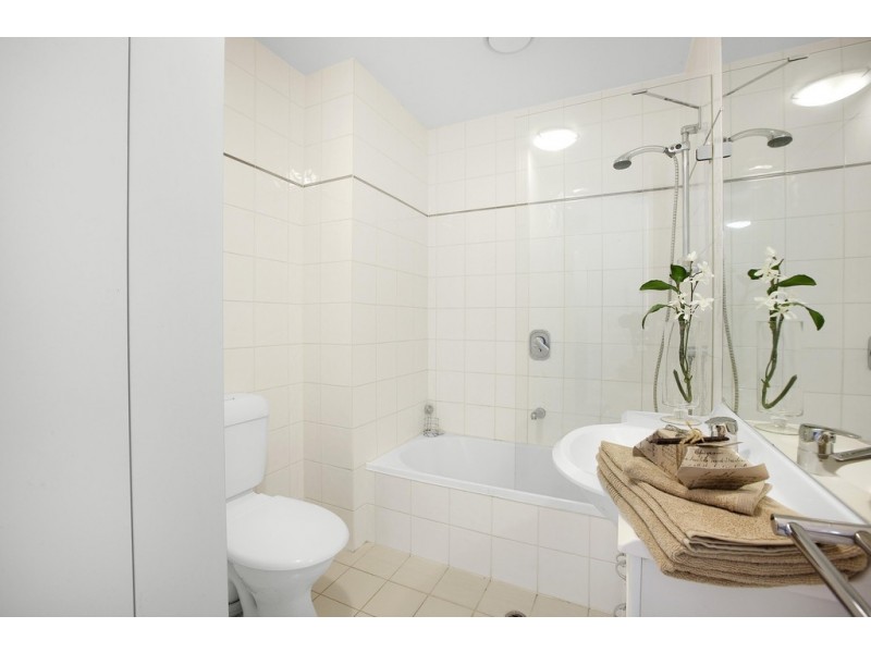 2/69 Dorcas Street, South Melbourne VIC 3205