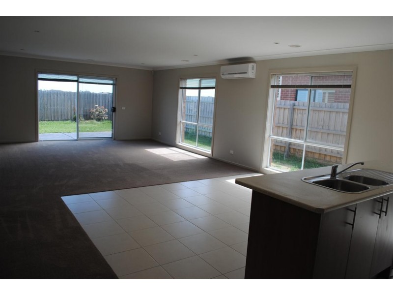 33 Windrest Way, Point Cook VIC 3030