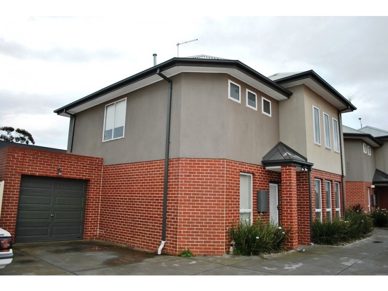 2/83 Dunnings Road, Point Cook VIC 3030