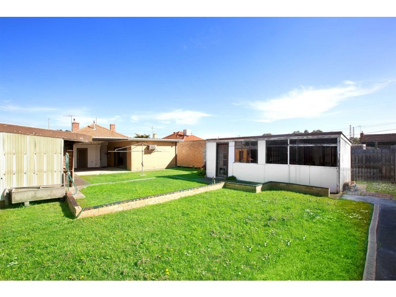 22 Lewis Street, Glenroy VIC 3046