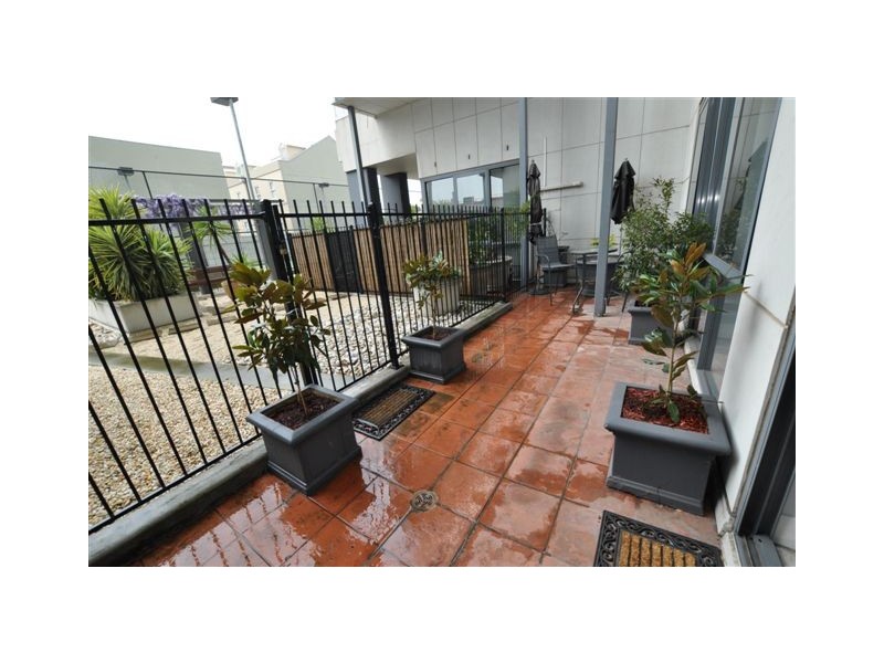 2/221 Sturt Street, Southbank VIC 3006