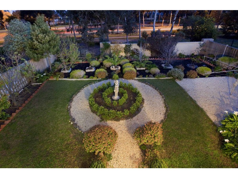 36 Lakeside Drive, Sanctuary Lakes VIC 3030