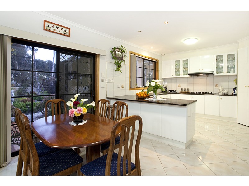 36 Lakeside Drive, Sanctuary Lakes VIC 3030
