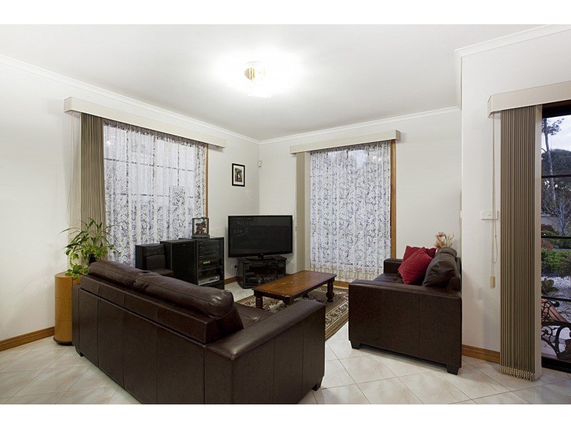 36 Lakeside Drive, Sanctuary Lakes VIC 3030