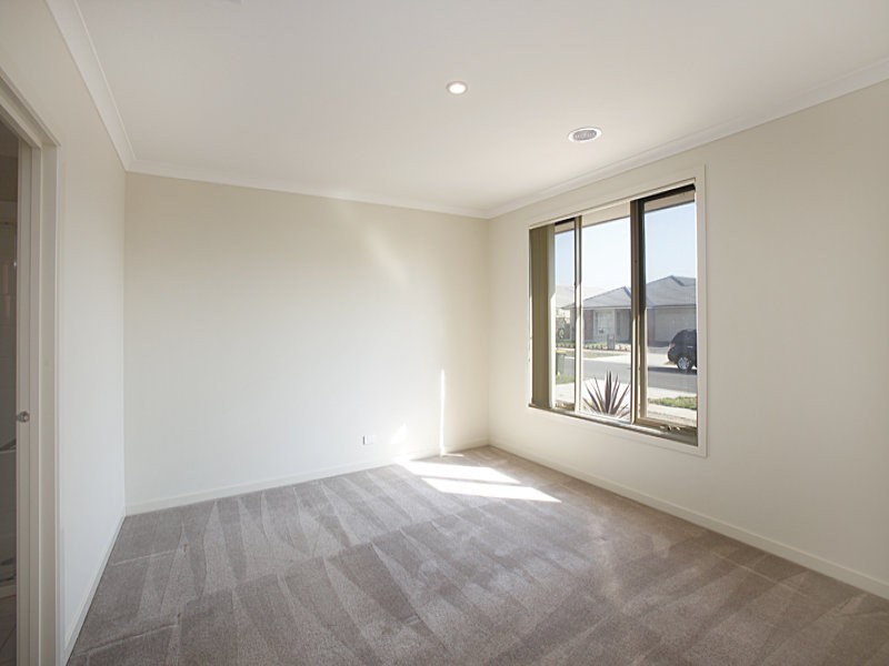 10 Magnetic Avenue, Point Cook VIC 3030