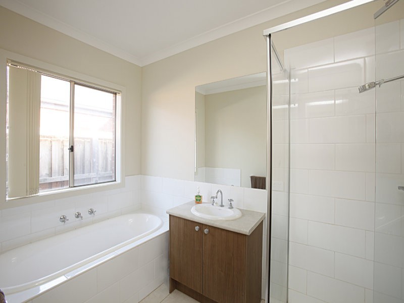10 Magnetic Avenue, Point Cook VIC 3030