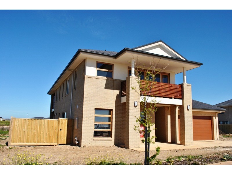 10 Spraypoint Drive, Sanctuary Lakes VIC 3030