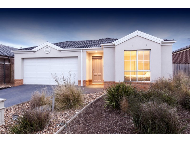 19 Grassbird Drive, Point Cook VIC 3030