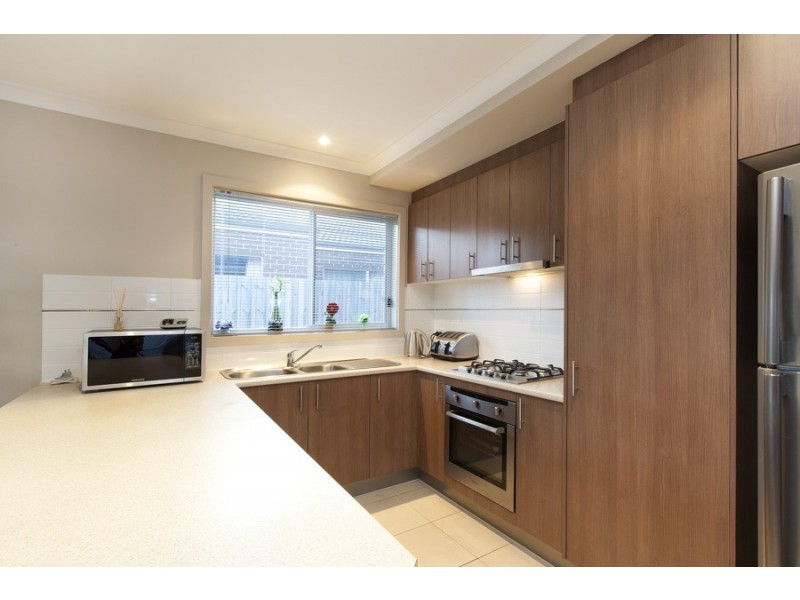 19 Grassbird Drive, Point Cook VIC 3030