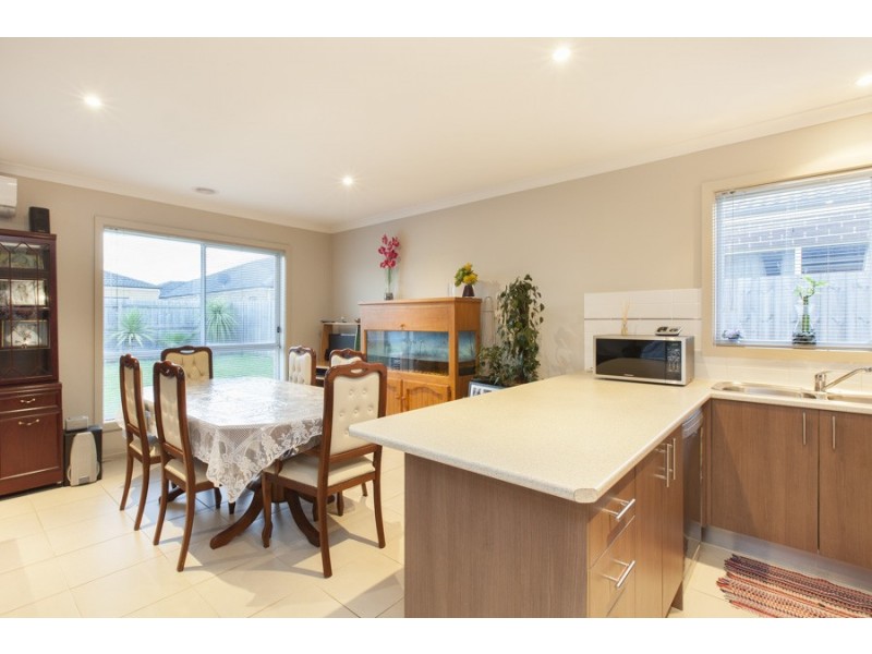 19 Grassbird Drive, Point Cook VIC 3030