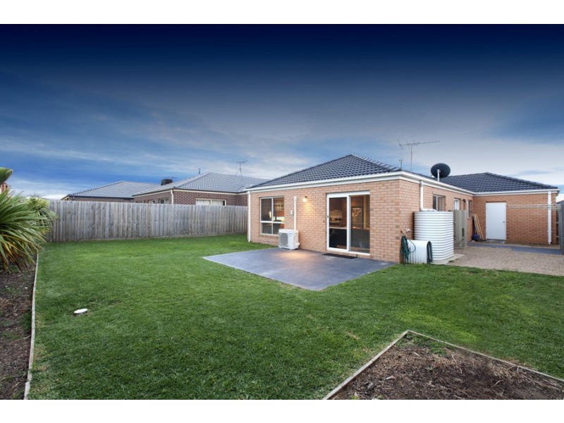 19 Grassbird Drive, Point Cook VIC 3030
