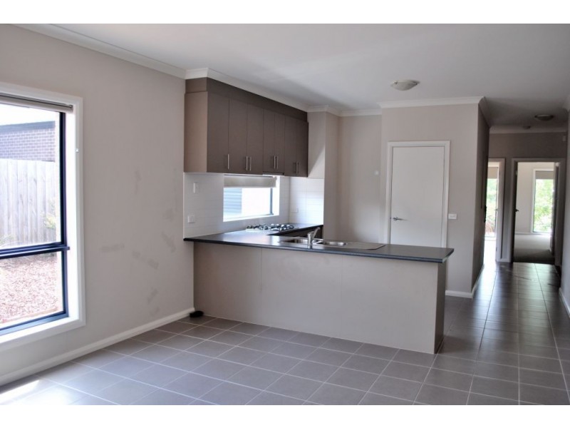 14 Feather Place, Point Cook VIC 3030