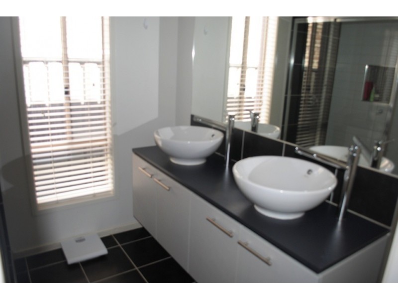 26 Nossal Drive, Point Cook VIC 3030