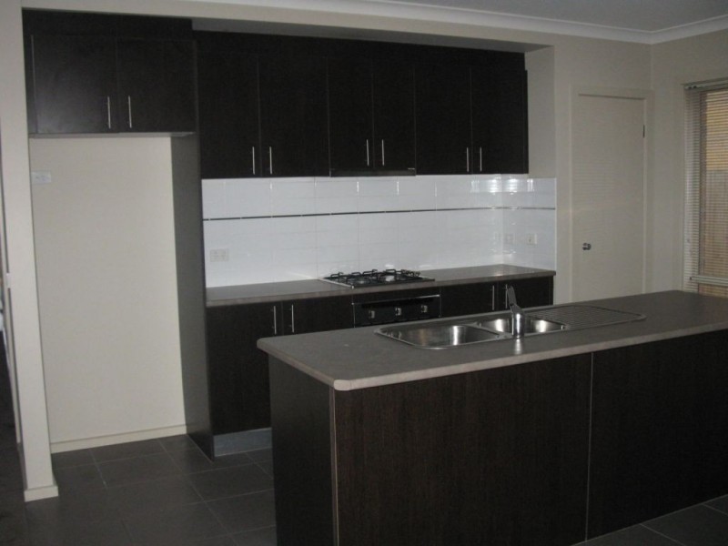 45 Windorah Drive, Point Cook VIC 3030