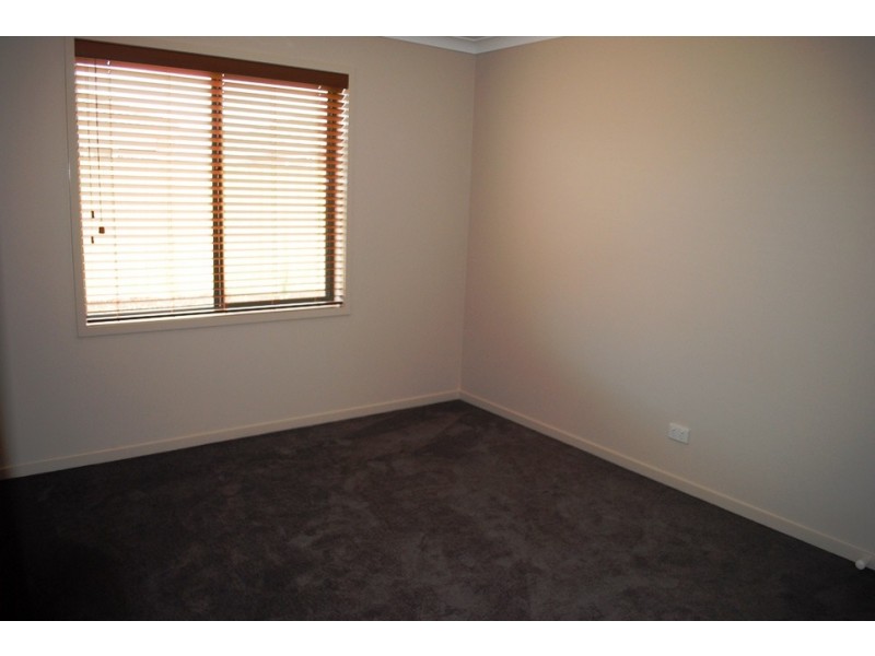 6 Casino Parade, Point Cook VIC 3030