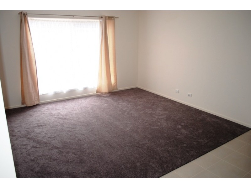 65 Alamanda Boulevard, Point Cook VIC 3030