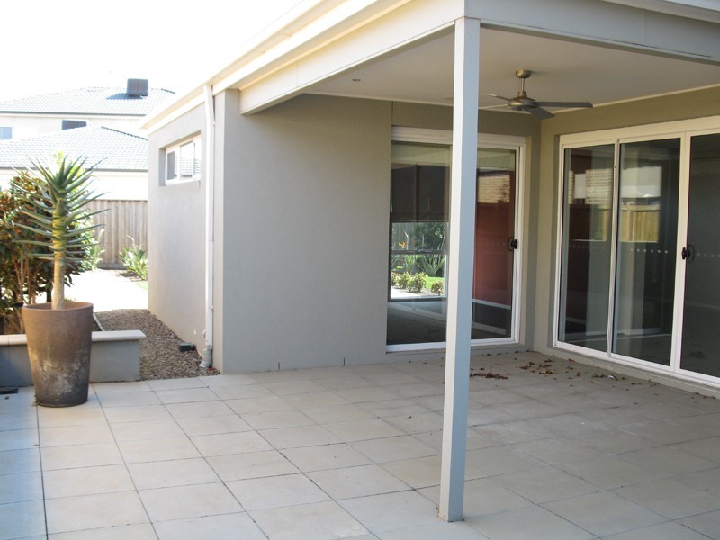 44 Alamanda Boulevard, Point Cook VIC 3030