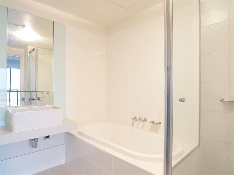 1005/60 Siddeley Street, Docklands VIC 3008
