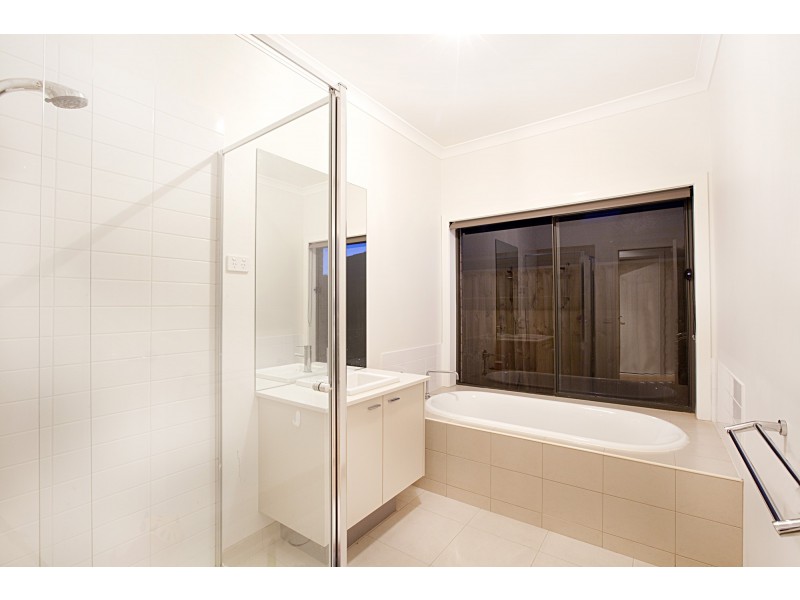 93 Alamanda Boulevard, Point Cook VIC 3030