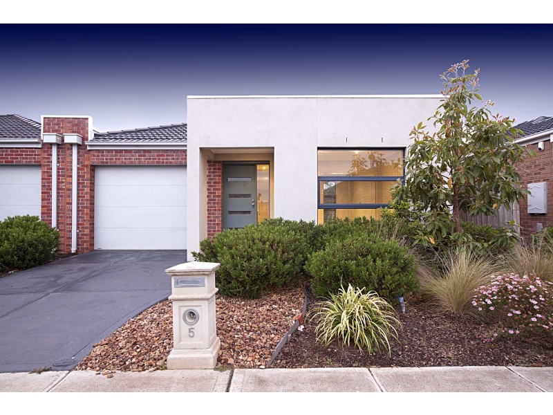 5 Terrene Terrace, Point Cook VIC 3030
