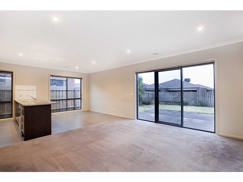 5 Terrene Terrace, Point Cook VIC 3030