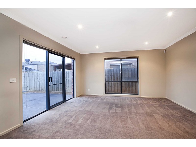 5 Terrene Terrace, Point Cook VIC 3030