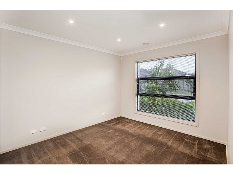 5 Terrene Terrace, Point Cook VIC 3030