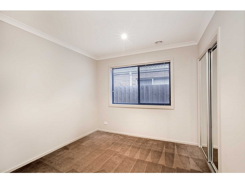 5 Terrene Terrace, Point Cook VIC 3030