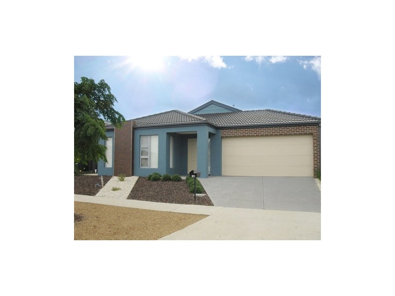 16 Essence Lane, Point Cook VIC 3030