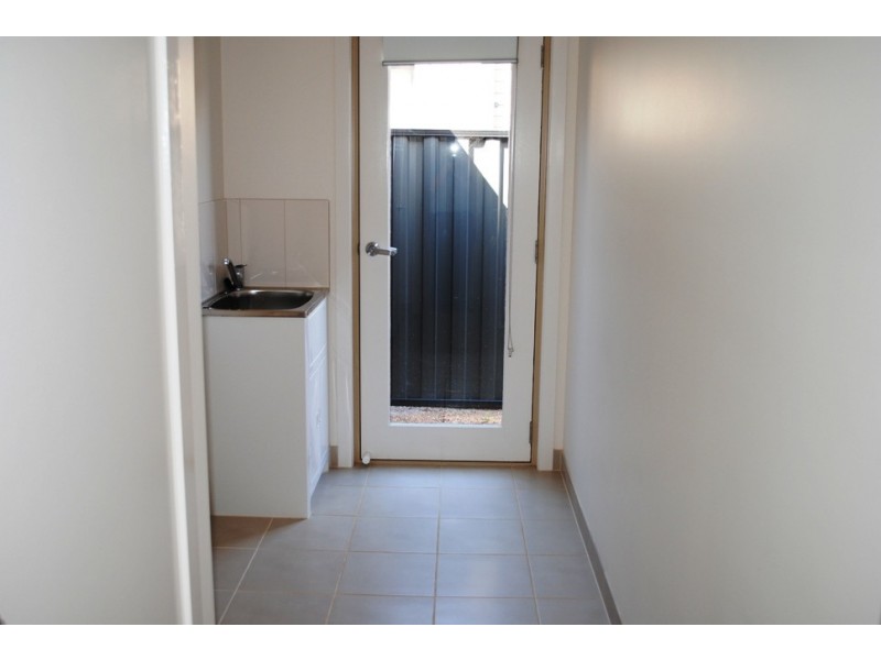 6 Vicky Court, Point Cook VIC 3030