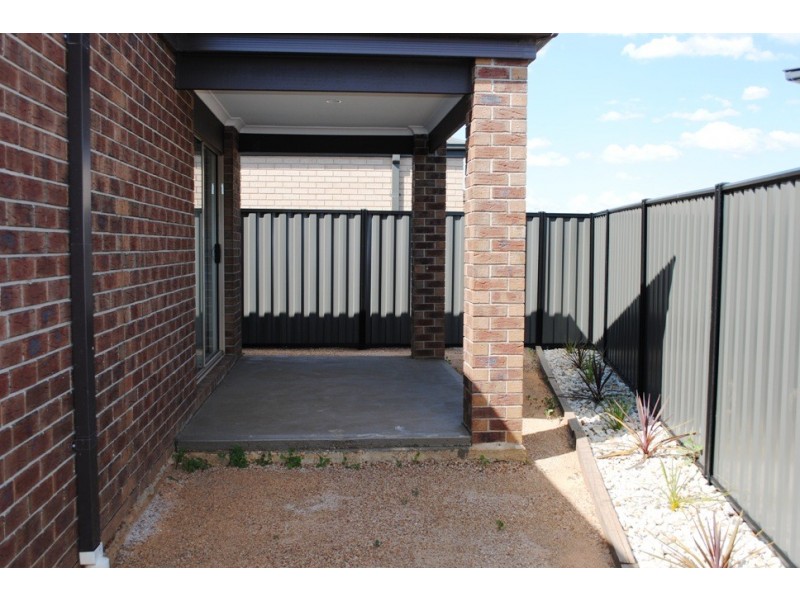 6 Vicky Court, Point Cook VIC 3030