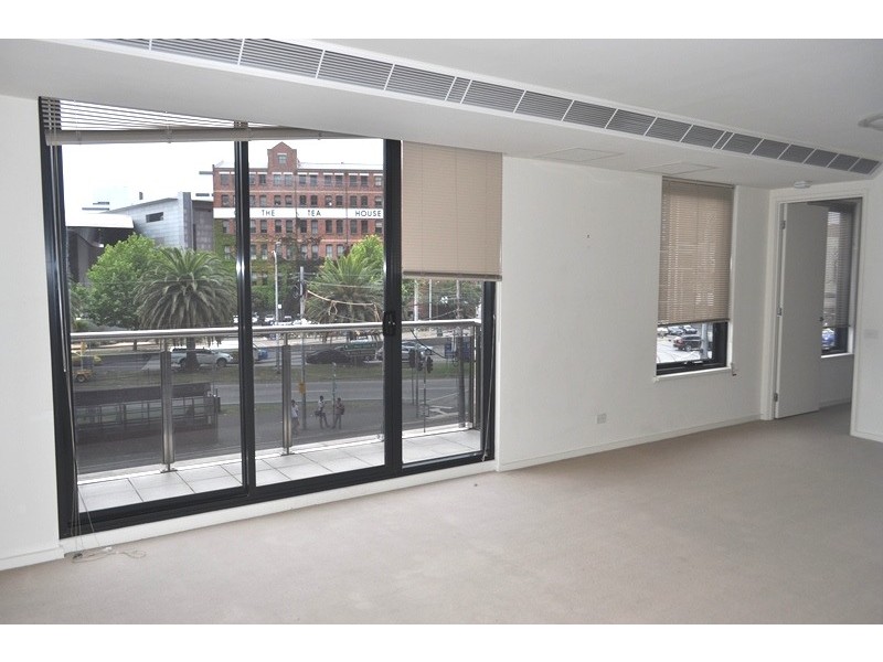 REF 21184/61 Whiteman Street, Southbank VIC 3006