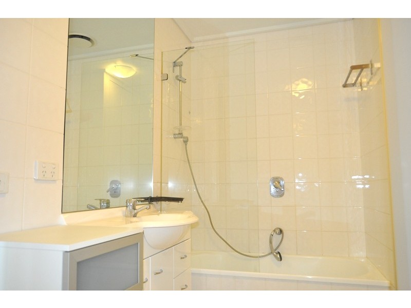 1226/99 Whiteman Street, Southbank VIC 3006