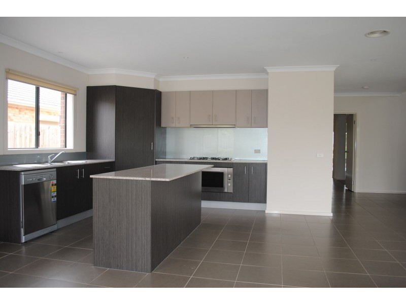 34 Windorah Drive, Point Cook VIC 3030