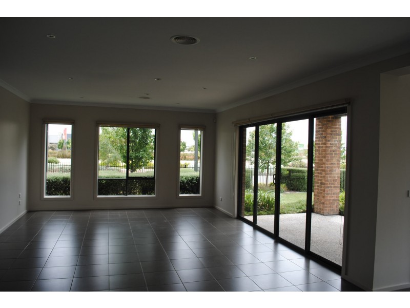 34 Windorah Drive, Point Cook VIC 3030