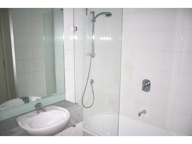 REF 1032/185 City Road, Southbank VIC 3006