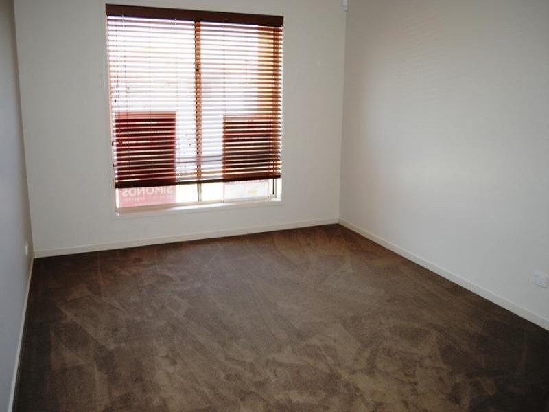 31 Waves Drive, Point Cook VIC 3030