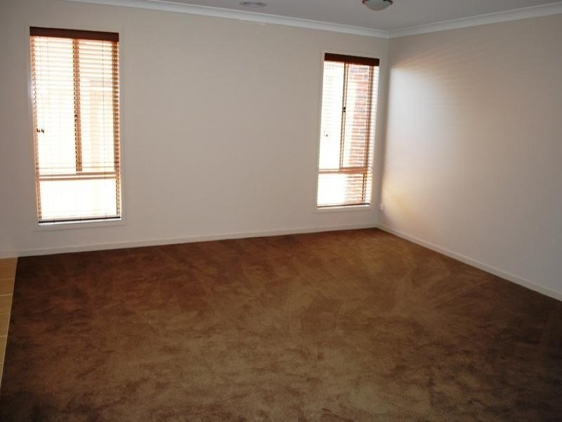 31 Waves Drive, Point Cook VIC 3030