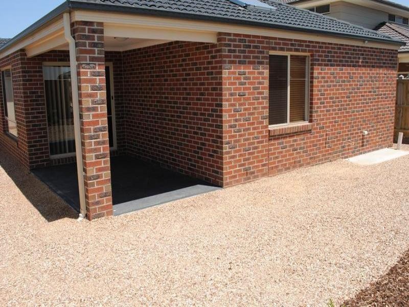 31 Waves Drive, Point Cook VIC 3030