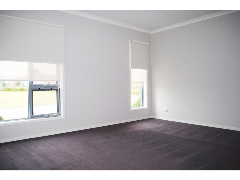 16 Essence Lane, Point Cook VIC 3030